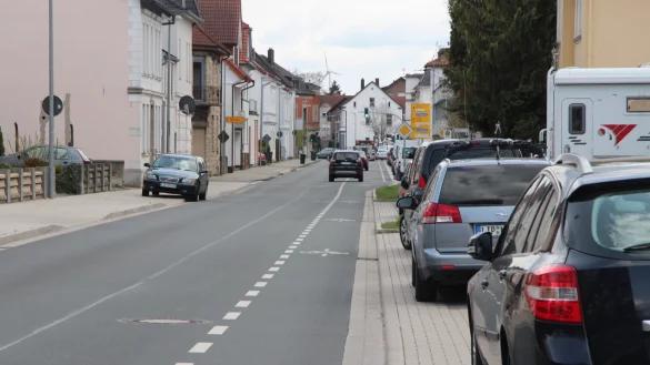 Nach dem Ausbau der Pottenhauser Stra&szlig;e wird nicht mehr so schnell gefahren. Das hat eine Messung des Kreises Lippe ergeben. Kreis, Polizei und die Stadt Lage finden, dass sich die Situation f&uuml;r schw&auml;chere Verkehrsteilnehmer entscheidend verbessert hat. Daher sei Tempo 30 hier nicht notwendig. - &copy; Cordula Gr&ouml;ne
