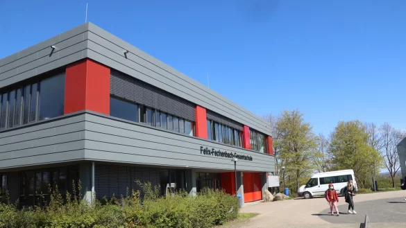 Tests, Masken, L&uuml;ften &ndash; das geh&ouml;rt noch immer zum Alltag der Felix-Fechenbach-Sch&uuml;lerinnen und -Sch&uuml;ler. Foto: Birgit Guhlke - &copy; Birgit Guhlke