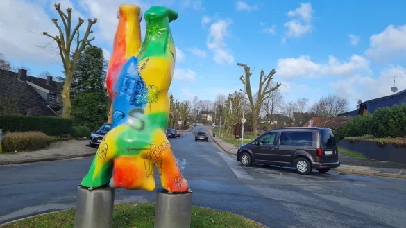 Derzeit ist es wieder etwas ruhiger in der Reinickendorfer Stra&szlig;e. Aber das liegt an der Sperrung des Schmuckenberger Weges und nicht etwa am Kreisel oder den Schikanen. - &copy; Marianne Schwarzer(LZ)
