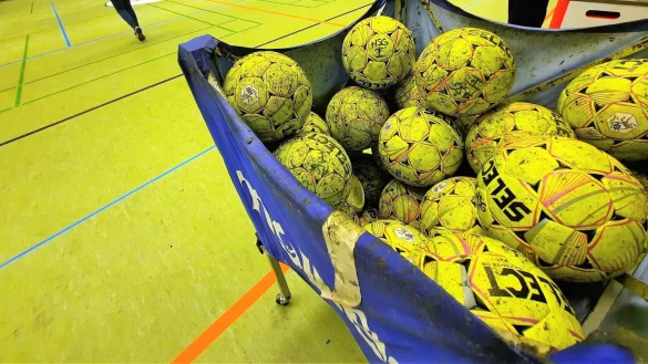 Die B&auml;lle bleiben im Wagen: Das Bundesligaspiel der Frauen zwischen HL Buchholz-Rosengarten und HSG Blomberg-Lippe ist abgesagt worden. - &copy; Oliver K&ouml;nig