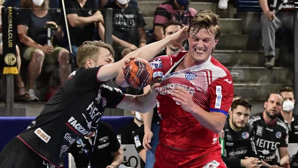 Jonathan Carlsbogard war auch von Christopher Bissel nicht zu stoppen. - &copy; Werner F. Sch&ouml;nberger/ISPFD-Nbg.de