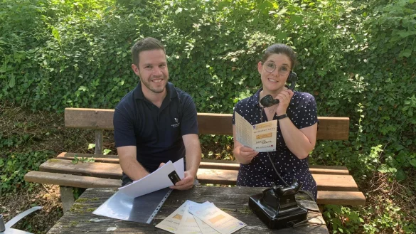 Marcel Plate und Sabine Winkelmann freuen sich auf die ersten Kartenreservierungen. - &copy; Freilichtb&uuml;hne Bellenberg e.V.