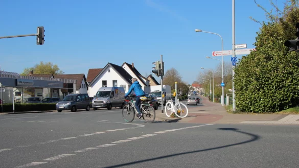An der Kreuzung Rintelner/Richard-Wagner-Stra&szlig;e ist eine Radlerin 2020 t&ouml;dlich verungl&uuml;ckt. - &copy; Archivfoto: Katrin Kantelberg