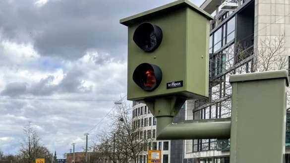 In Bielefeld gibt es bereits einige Rotlicht-Blitzer - wie hier am Adenauer Platz. Allerdings ist die dort verbaute Technik nicht mehr verf&uuml;gbar. - &copy; Jens Reichenbach