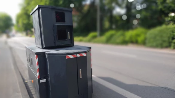 Blitzer "Xena" wird an verschiedenen Stelle in der Stadt geparkt - hier an der Hornschen Stra&szlig;e. - &copy; Yvonne Glandien