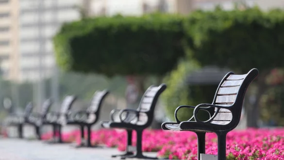 Der neue Bürgerpark soll unter anderem mit Sitzgelegenheiten die Aufenthaltsqualität steigern. - © Symbolbild: Pixabay