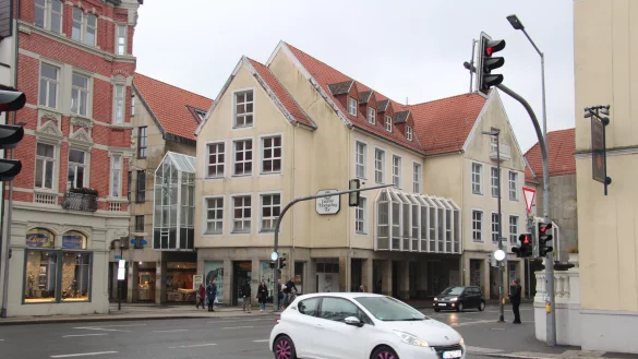 Zugunsten des Radverkehrs soll das Fahrzeugaufkommen in der Detmolder Innenstadt k&uuml;nftig verringert werden. Das sieht das jetzt vom Rad verabschiedete Mobilit&auml;tskonzept vor. - &copy; Cordula Gr&ouml;ne(LZ)
