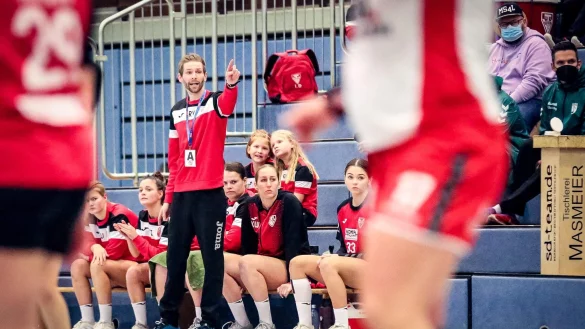 Steht demn&auml;chst f&uuml;r die HSG Blomberg-Lippe II an der Seitenlinie: Ruben Vo&szlig;hans vom TV Verl. - &copy; Uwe Schneider