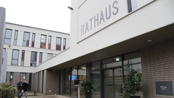 Haushaltskonsolidierungen sind seit langem Thema im Rathaus Lage. Die Koalition aus CDU, Gr&uuml;nen und FDP unterst&uuml;tzt die von der Verwaltung vorgestellten Ma&szlig;nahmen. - &copy; Nadine Uphoff