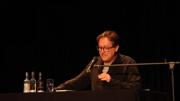 Jan Weiler liest aus seinem Buch "&Auml;lternzeit" vor. - &copy; Kyrill von Matuschka