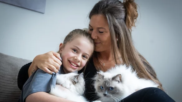 Lieben ihr Leben zu zweit: Navinja Strutzberg und ihre Tochter Emilia. - &copy; Sarah Jonek Fotografie