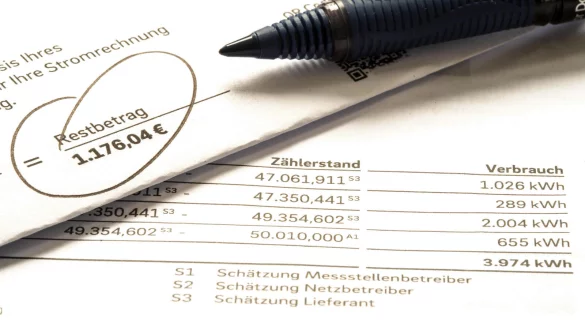 Die Energiekrise hat bei den Verbraucherinnen und Verbrauchern ein gr&ouml;&szlig;eres Bewusstsein f&uuml;r Energiekrisen geschaffen. - &copy; picture alliance / Jochen Tack