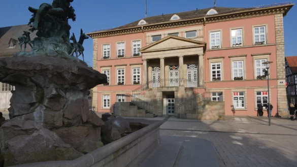 In einer Online-Umfrage sagten LZ-Leser, welche Ver&auml;nderungen sie sich f&uuml;r die Detmolder Innenstadt am meisten w&uuml;nschen. Eine Einordnung, was m&ouml;glich ist und was schon gemacht wird, gibt es nun von der Stadt. - &copy; Jost Wolf