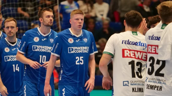 Mit Klima, Semper & Co. kommt einiges auf die Lemgoer Bobby Schagen, Emil Buhl Laerke und Niels Versteijnen zu. - &copy; J&ouml;rg Hagemann