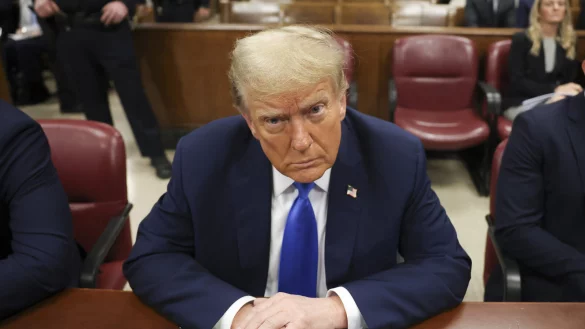 Donald Trumps Miene war grimmig bis gefasst. - &copy; Yuki Iwamura