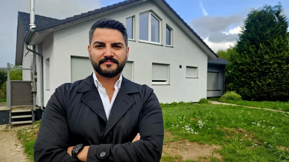 Inzwischen hat der geb&uuml;rtige B&uuml;nder und Bauunternehmer Mahmut Karaton das Haus in Heiligenkirchen kernsaniert und neue Mieter gefunden. Der &Auml;rger &uuml;ber die horrende Nebenkostenrechnung h&auml;ngt dennoch nach. - &copy; Janet K&ouml;nig