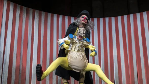 - &copy; Jochen Quast