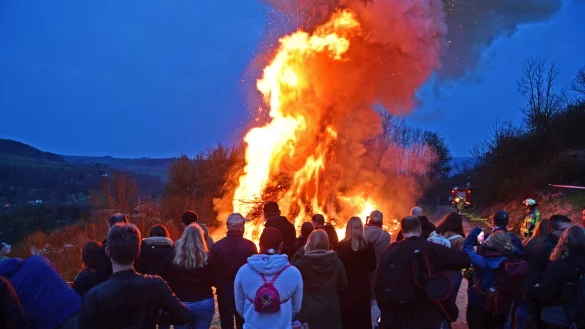 20.000 Menschen verfolgen den Osterr&auml;derlauf in L&uuml;gde. - &copy; Nicole Ellerbrake