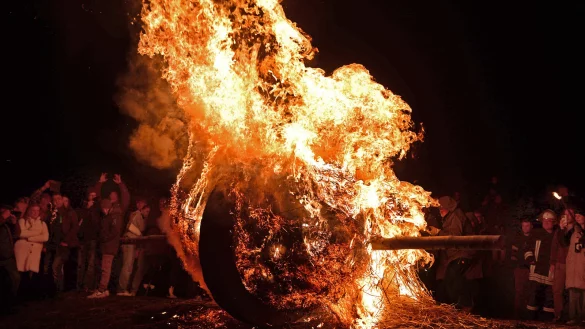 Der Osterr&auml;derlauf in L&uuml;gde hat laut Veranstalter etwa 20.000 Besucherinnen und Besucher angelockt. - &copy; Nicole Ellerbrake