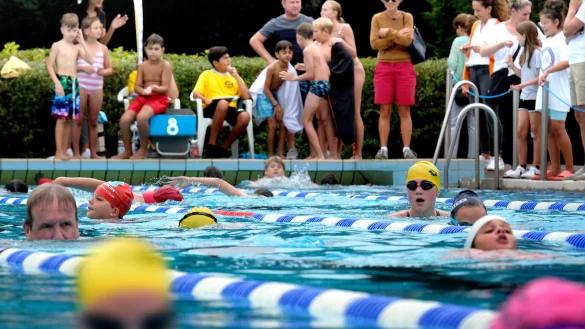 Ab dem 1. Mai startet die Freibadsaison und viele Freib&auml;der &ouml;ffnen ihre Becken und Liegefl&auml;chen f&uuml;r die Badeg&auml;ste. - &copy; Andreas Fr&uuml;cht