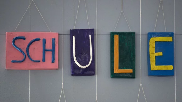 Bezirksregierungen und Schulministerium sind in dieser Gemengelage keine Hilfe, im Gegenteil. - &copy; (c) Copyright 2018, dpa (www.dpa.de). Alle Rechte vorbehalten