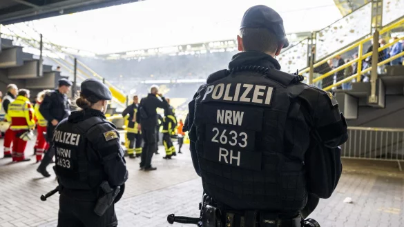 Der Signal-Iduna-Park in Dortmund geh&ouml;rt zu den Austragungsst&auml;tten der Fu&szlig;ball-EM in Nordrhein-Westfalen. Die Polizei wird auch hier viel zu tun haben, um die Sicherheit zu gew&auml;hrleisten. - &copy; picture alliance/dpa