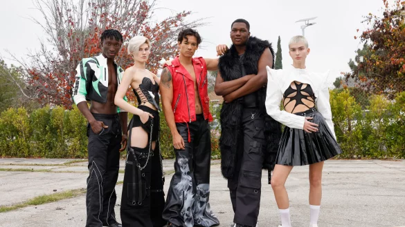 Marvin mit seinen Kumpels Yusupha (l.) und Dominik sowie Lilli (r.) und Lea am "Tiny Tokio Film Set". - &copy; ProSieben/Sven Doornkaat