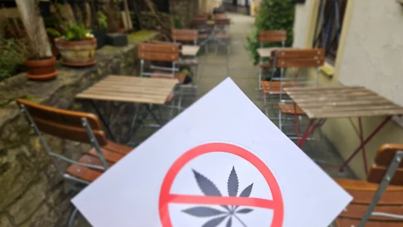 Werden Lippes Biergärten bald mit Cannabis-Verbotsschildern gepflastert? Zumindest wird es wahrscheinlich schwer, in der heimischen Gastronomie mal einen Joint zu rauchen. - © Janet König