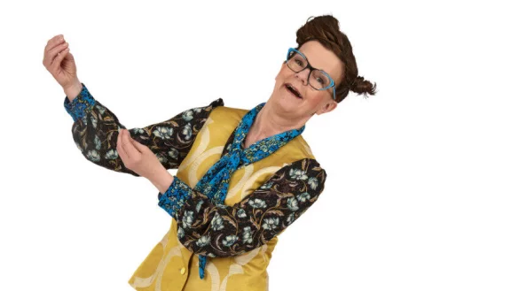 Karin Berkenkopf alias Frieda Braun tritt in der Detmolder Stadthalle auf. - &copy; Britta Sch&uuml;ssling