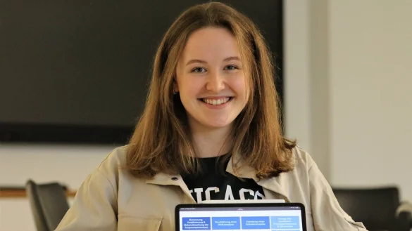 Christin G&ouml;rtler vom Kreissportbund Lippe pr&auml;sentiert die zehn Kriterien. - &copy; Oliver K&ouml;nig