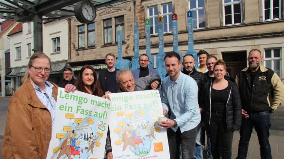 Gastronomen und Sponsoren freuen sich schon auf den 1. Mai, wenn wieder "Lemgo macht ein Fass auf" stattfindet. Mit den Stadtbussen k&ouml;nnen die Besucher bequem und kostenlos von A nach B fahren. - &copy; Nadine Uphoff