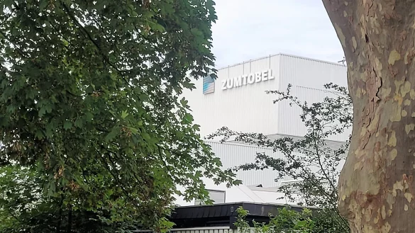 Bei Zumtobel in Lemgo k&auml;mpfen Mitarbeiter weiter um ihren Arbeitsplatz. - &copy; Katrin Kantelberg