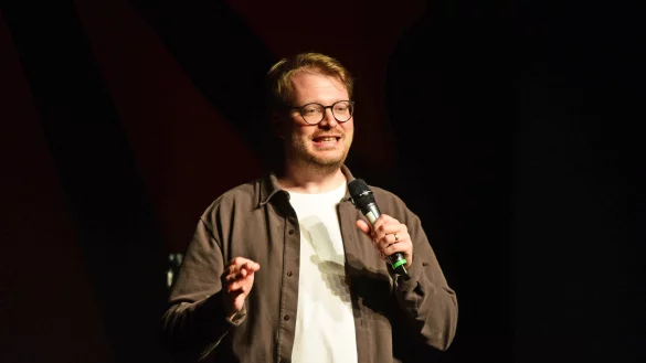 Eine Gute Zeit bereitete Maxi Gstettenbauer rund 200 Besuchers in der Stadthalle. - &copy; Nicole Ellerbrake