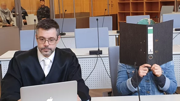 Eine 36-J&auml;hrige aus Detmold muss sich als mutma&szlig;liche IS-Terroristin vor dem Oberlandesgericht in D&uuml;sseldorf verantworten. - &copy; Martin H&ouml;ke