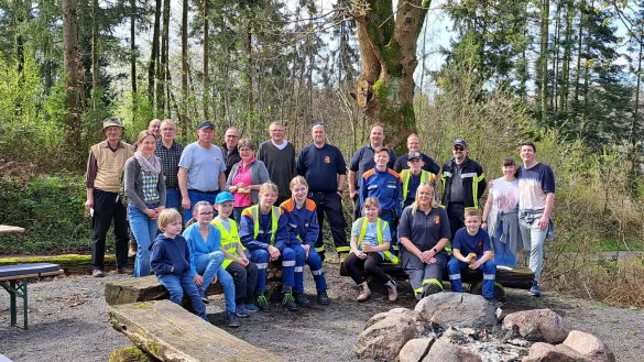 Sie haben mit angepackt, um Hillentrup sauber zu halten. - &copy; Nachbarschaft Hillentrup
