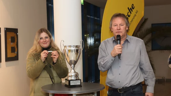 Bernhard Brandt mit Alexandra Schmidt-Karbatas bei der LZ-Cup-Auslosung. - © Paul Cohen(LZ)