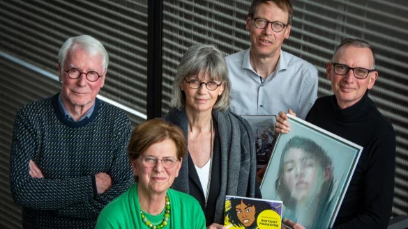 Dr. Bernhard Grote (von links), Karin Strate, Sigrid Verlemann-M&uuml;ller, Wolfgang Kessler und Dr. Joachim Kleinmanns von der Lippischen Gesellschaft f&uuml;r Kunst geben einen &Uuml;berblick &uuml;ber das Jahresprogramm f&uuml;r 2024. - &copy; Raphael Bartling