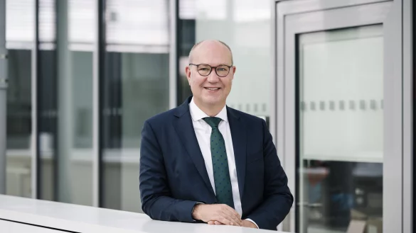 Diakonie-Pr&auml;sident R&uuml;diger Schuch spricht im Interview &uuml;ber die Kindergrundsicherung und den Fachkr&auml;ftemangel in der Pflege. - &copy; Diakonie/Thomas Meyer