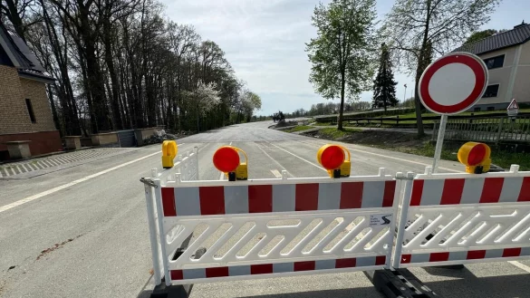 Seit Mitte Oktober ist die Oerlinghauser Stra&szlig;e rund um den Knotenpunkt mit der Ostwestfalenstra&szlig;e voll f&uuml;r den motorisierten Verkehr gesperrt. - &copy; Sven Kienscherf