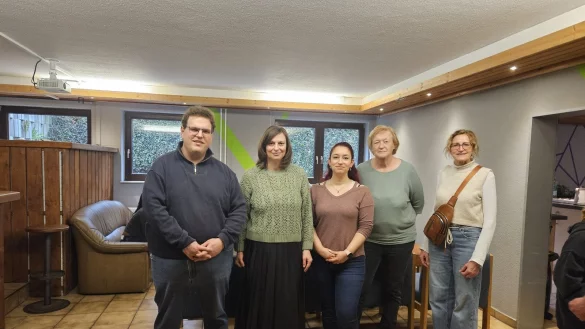 Das Team der Kirchengemeinde freut sich &uuml;ber den guten Start: (von links) Pastor Ulrich Peuckert, Sozialp&auml;dagogin Kathrin Danger, Diana Falk, Vorsitzende im Jugendausschuss des Kirchenvorstandes, sowie Adelheid Liese, ebenfalls Mitglied im Jugendausschuss. 
Kirchenvorstand Katharina Harling - &copy; evangelische Kirchengemeinde Schieder