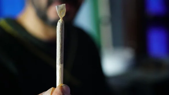 W&uuml;rden Lipper, sollte es der Inhaber erlauben, neben einem k&uuml;hlen Bier auch den ein oder anderen Joint im Biergarten rauchen? Die LZ hat sich umgeh&ouml;rt und verschiedene Meinung eingeholt. - &copy; Symbolbild: Pixabay