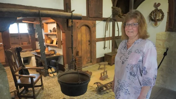 Dr. Imke Tappe-Pollmann ist Volkskundlerin am Lippischen Landesmuseum. Fr&uuml;her habe es noch einige Maibr&auml;uche mehr gegeben, berichtet sie. - &copy; Michaela Wei&szlig;e