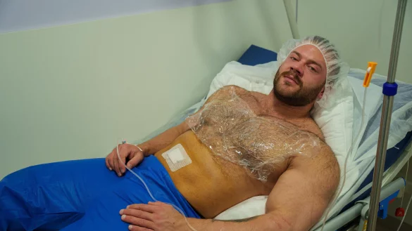 Florian Hartlage ist seit 2022 Profi-Bodybuilder. Aktuell befindet er sich in der Off-Season und nutzt die Zeit, um notwendige chirurgische Eingriffe vornehmen zu lassen. - &copy; SN Media Marketing