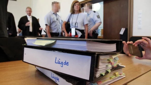 Akten zum Fall L&uuml;gde: Der Prozess ist vorbei. Jetzt beginnt die politische Aufarbeitung im Untersuchungsausschuss. - &copy; Bernhard Preuss