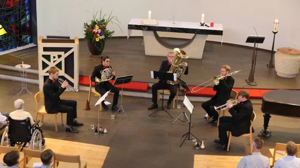 Das Quintett &bdquo;Magenta Brass" spielt in der Auferstehungskirche hochwertige Kammermusik. - &copy; Alina Hetland