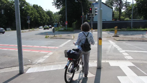 An der Kreuzung von Klingenberg- und Heidenoldendorfer Stra&szlig;e erhalten die Radfahrer k&uuml;nftig eine eigene Furt. - &copy; Jana Beckmann