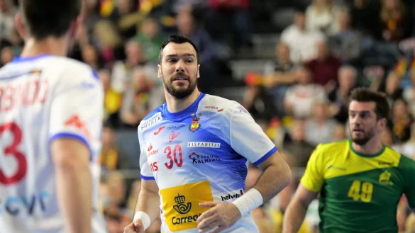 Der spanische L&uuml;ckenschlie&szlig;er Gedeon Guardiola ist der Fels in der Abwehr der Iberer. - &copy; J&ouml;rg Hagemann