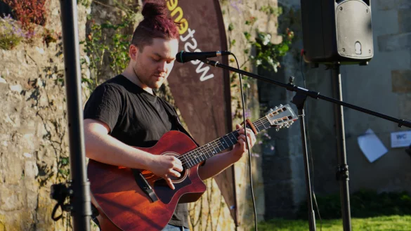 Dominik Biermann bei "Kunst am Wall". - &copy; Laura Relitzki