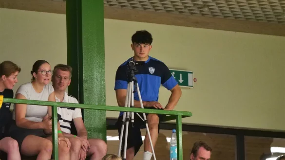 Thomas Houtepen als Kameramann beim Vorbereitungsspiel des TBV Lemgo Lippe gegen ASV Hamm-Westfalen in Bad Meinberg. Foto: J&ouml;rg Hagemann - &copy; J&ouml;rg Hagemann