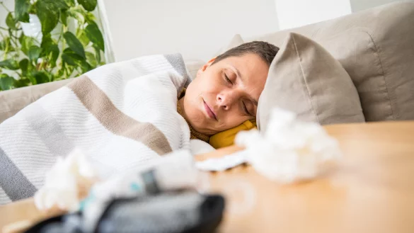 Atemwegsinfektionen sorgen aktuell f&uuml;r besonders viele Fehlzeiten. - &copy; picture alliance / dpa-tmn